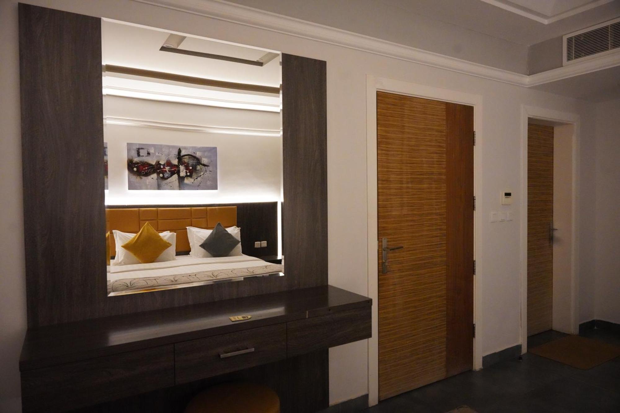 Tura Residence Riadh Exterior foto